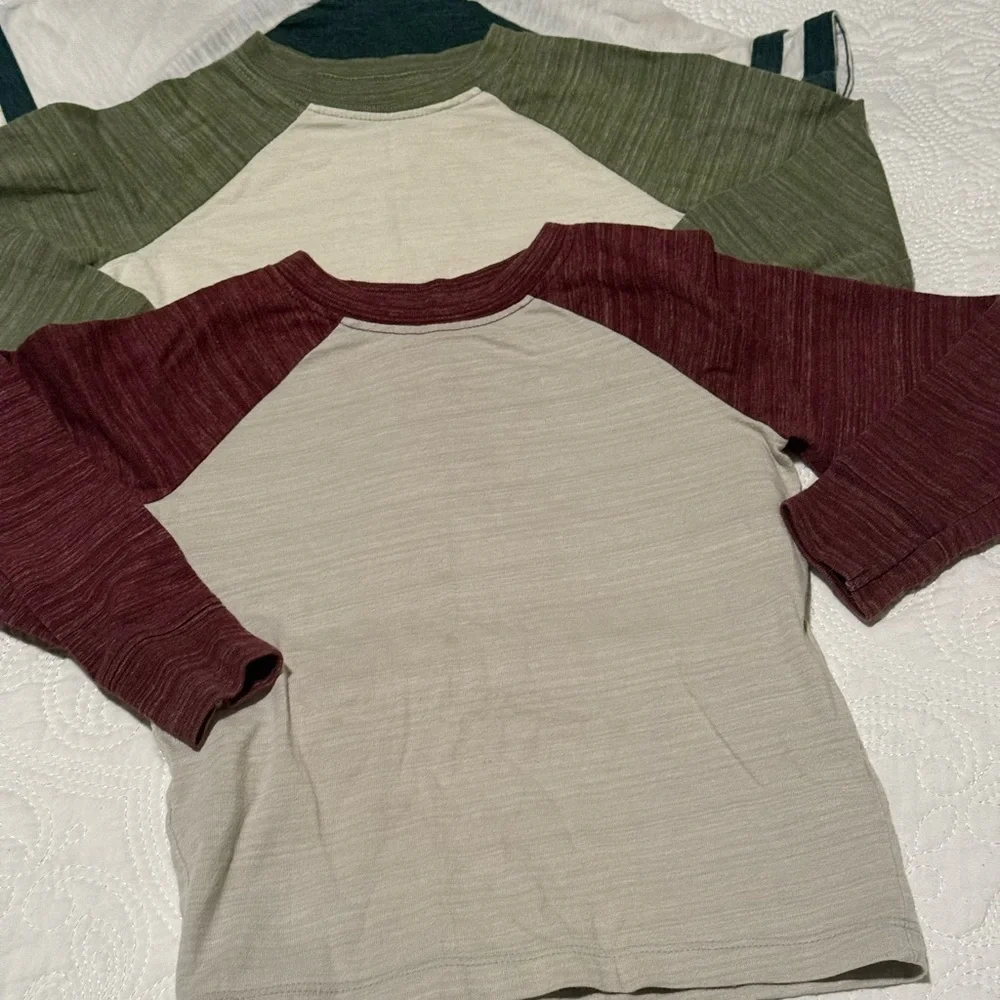 Bundle - 5 items of boys sweaters and shirts‎ 4T